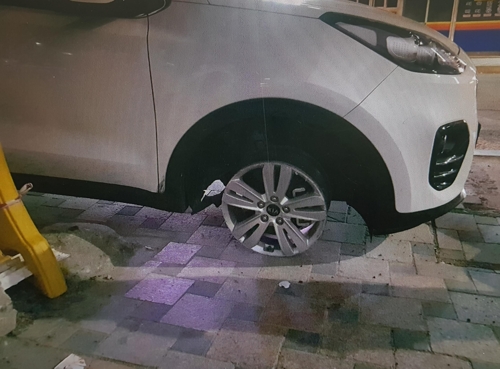 타이어 없는 운주운전 차량. 연합뉴스