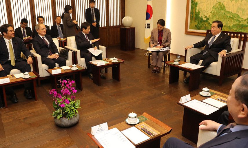 일본 의원들, 국회 찾아가 “강제징용 판결 잘못” …김병준 “우리가 피해자”