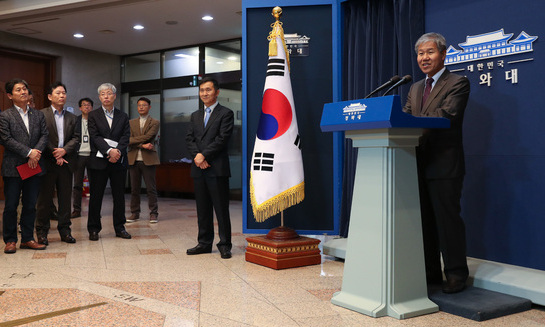[사설] 주목되는 청와대 정책실장의 ‘경제팀 지원론’ 