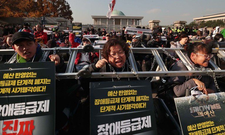 국회 코앞인데…국회에 닿지 못한 ‘장애인·비정규직’ 절규