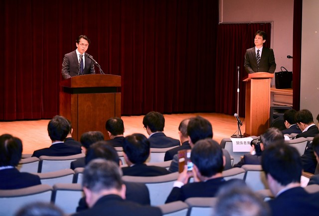 마루야마 고헤이 주한 일본공사가 15일 한국내 일본 기업들을 대상으로 한국인 강제징용 피해자들에 대한 배상을 명령한 대법원 판결과 관련해 설명하고 있다. 주한일본대사관이 한국 내에서 판결 관련 설명회를 여는 것은 이번이 처음이다. 주한일본대사관 제공 사진. 교도 연합뉴스