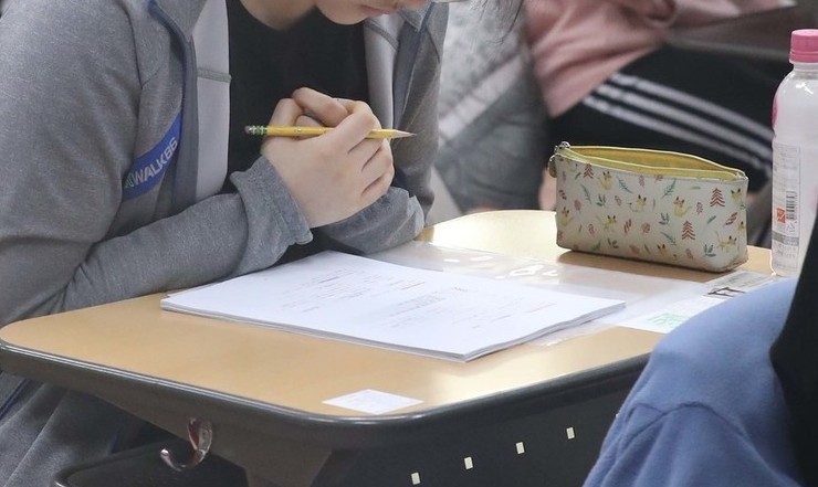 1교시 ‘멘붕’ 부른 수능국어 1등급 커트라인 85∼86점 예상