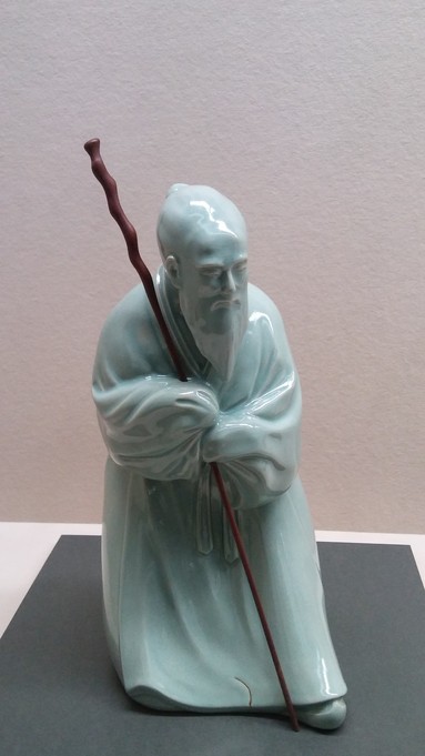 1929년 만든 백제박사 왕인의 청자상. 일본 장인이 바친 것으로 고려청자전에 나왔다.