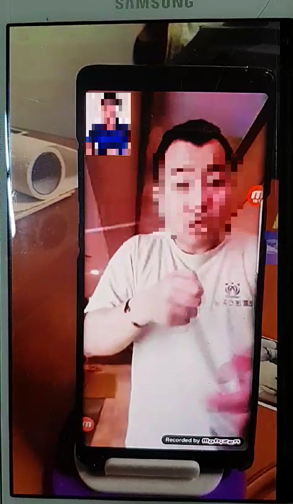 청각장애인 주아무개씨가 ㄴ(가명)씨를 영상 통화로 협박하는 장면. 김씨 누나 ㄱ씨 제공.