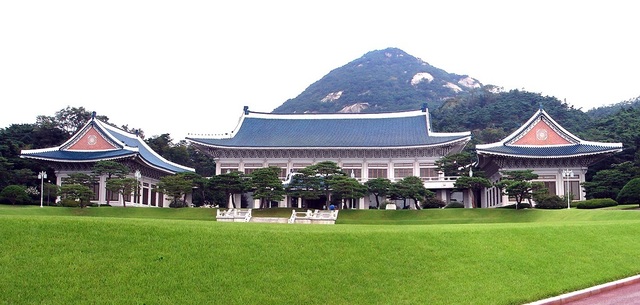 청와대 본관 전경