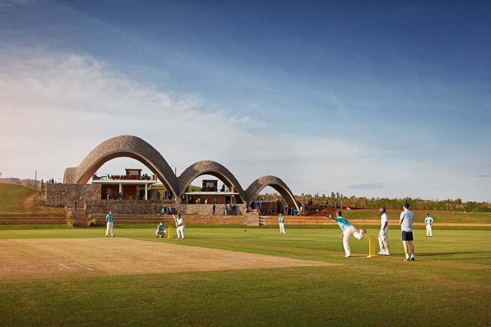 소형 구조물상을 받은 아프리카 르완다의 크리켓 경기장 스탠드. 공이 통통 튀어가는 모습을 본떴다.