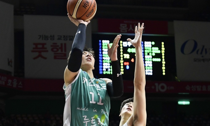 5연승 케이티 ‘양궁 농구’ 무섭네