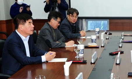 노동계, 광주시 ‘측면 지원’…광주형 일자리 협상 전권 위임