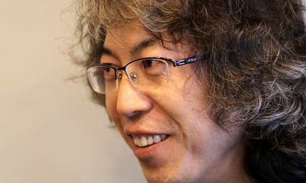 “독자들 덕분에 암시랑토 않게 200호까지 포도시 버텼당께요”
