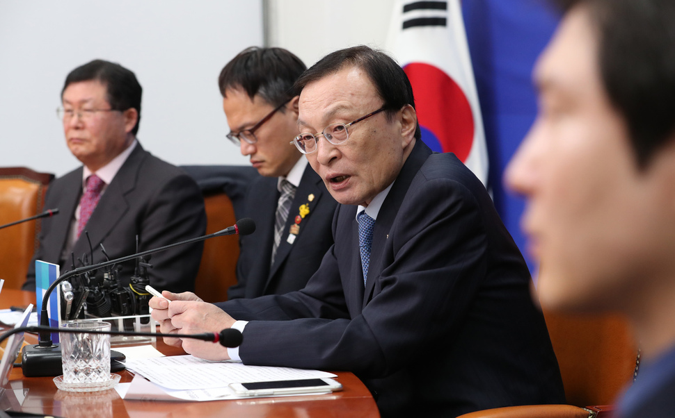 더불어민주당 이해찬 대표가 3일 오전 국회에서 열린 당대표·최고위원 취임 100일 기자회견에서 발언하고 있다. 강창광 기자 chang@hani.co.kr