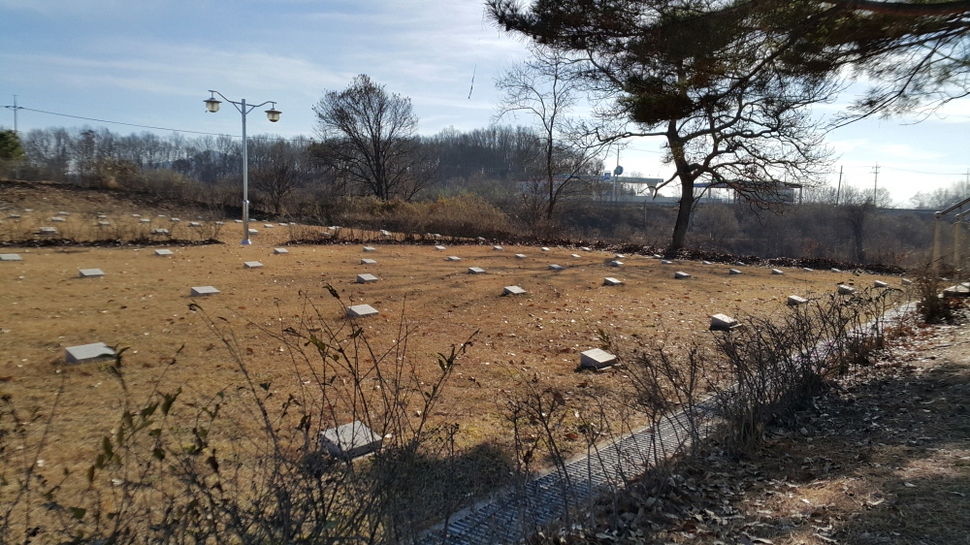 경기 파주시 적군묘지 전경. 경기도 제공