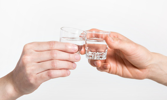 “하루 소주 5잔?…1잔으로 줄이면 대사증후군 위험 39%↓”