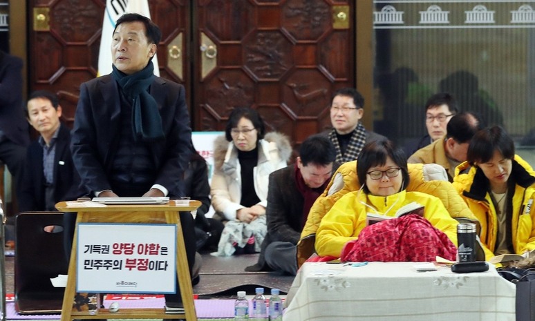 민·평·정 틀어진 개혁연대…‘선거제 개혁’ 앞날 안 보인다    