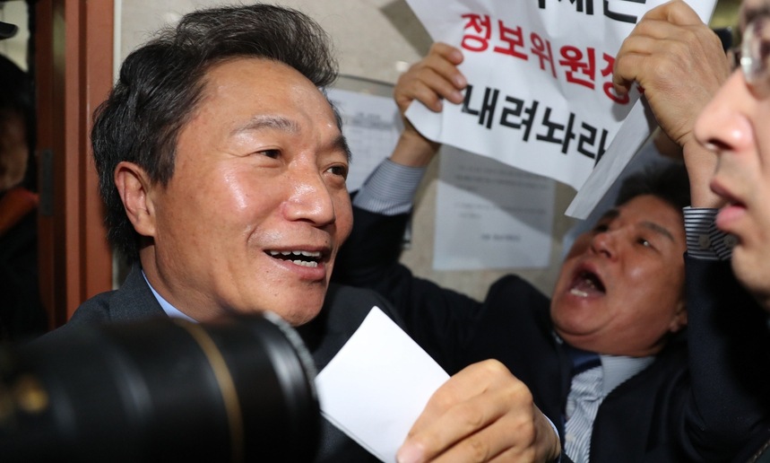 이학재 한국당행…손학규 “이부자리 놓고 가라”