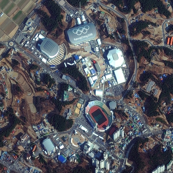 평창 동계올림픽 주경기장. 사진 출처 : 디지털글로브(https://www.digitalglobe.com)