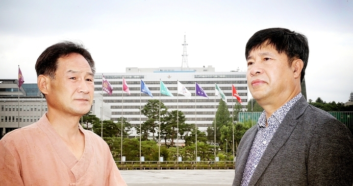 1989년 1월 5일 오후 7시 서울 종로구 연지동 기독교회관 3층 한국기독교교회협의회 인권위 사무실에서 ‘명예선언문’을 발표하고 군의 정치적 중립과 민주화를 촉구했던 이동균(오른쪽)씨와 김종대(왼쪽)씨(당시 육군 제30사단 공병대대 2중대장 이동균(30) 대위와 3중대 1소대장 김종대(26) 중위)가 30년이 지난 2018년 7월 11일 오전 서울 용산 국방부 앞에서 한겨레 토요판과 인터뷰를 하고 있다. 강재훈 선임기자 khan@hani.co.kr