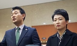 한국·바른미래 “손혜원, 신재민 인격 살인 멈추라” 