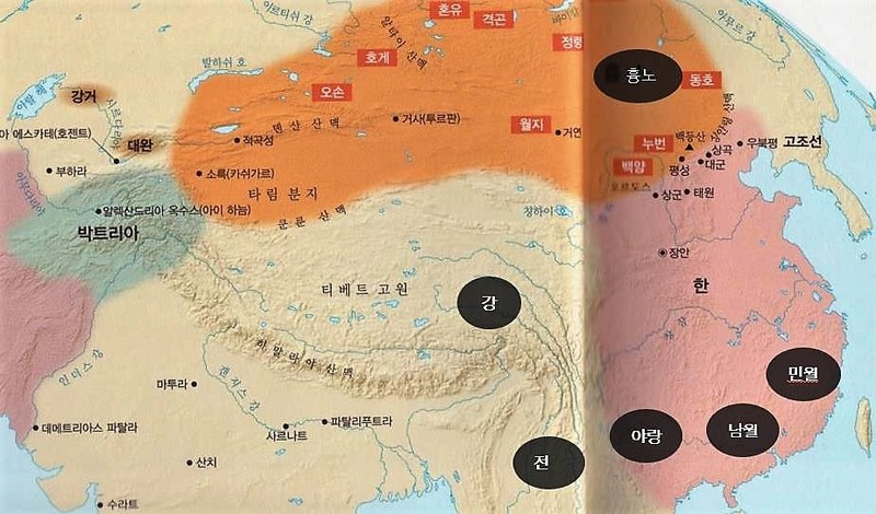 고조선 시기 유라시아의 각 민족 및 나라의 배치도. 김호동 교수의 2016 아틀라스 중앙유라시아사의 도면에 가필. 권오영 교수 제공