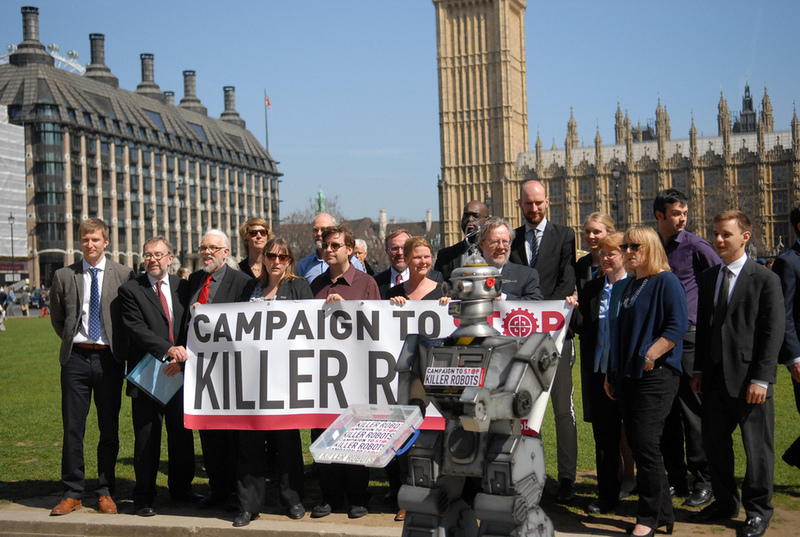 2013년 4월22일 영국 런던에서 국제적인 비영리조직 ‘킬러로봇 금지 캠페인’이 출범해, 인공지능 킬러로봇 개발 반대활동을 해오고 있다. 킬러로봇 금지 캠페인 제공