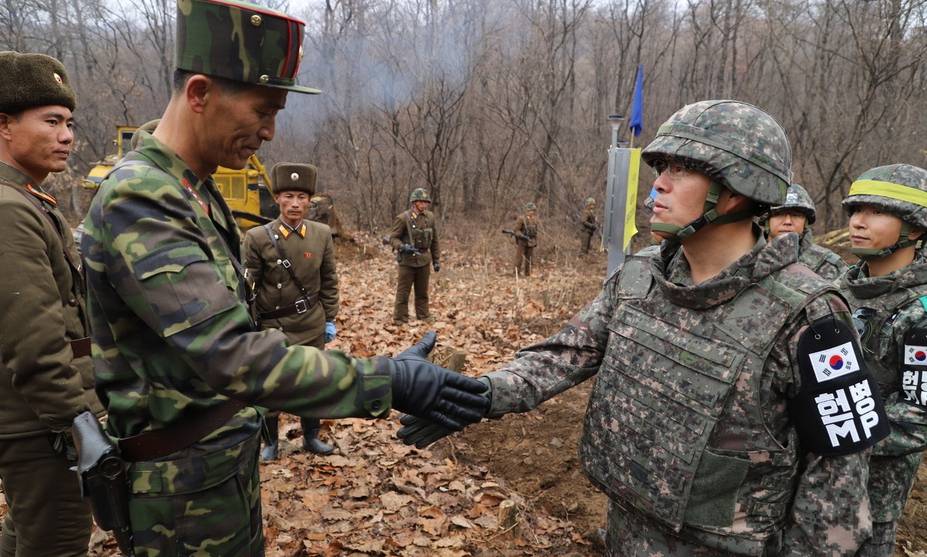 [사설] ‘북한군=적’ 삭제, 소모적 이념논쟁 벌일 일 아니다