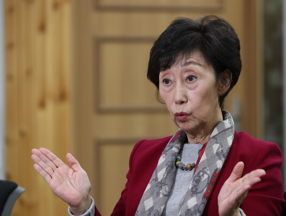 최영애 국가인권위원회 위원장이 21일 오후 서울 중구 삼일대로 저동빌딩내 국가인권위원회 위원장 방에서 본지와 인터뷰를 하고 있다. 김봉규 선임기자 bong9@hani.co.kr