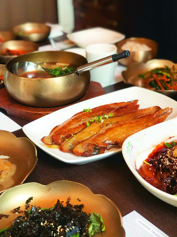 전북 군산시에 있는 ‘아리랑식당’의 메뉴 ‘황금박대정식’. 사진 우정사업본부 제공