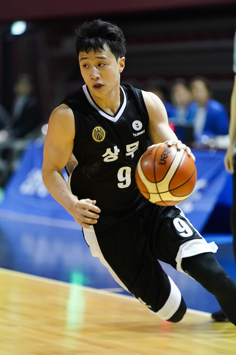 상무에서 29일 전역하는 디비의 외곽 슈터 허웅. KBL 제공