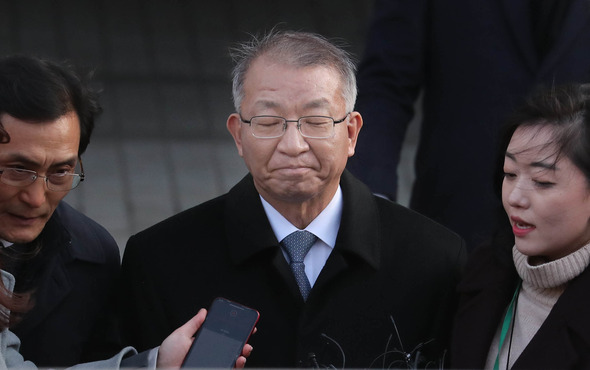 양승태 전 대법원장이 23일 오후 서울중앙지법에서 영장실질심사를 마친 뒤 법원을 빠져나오고 있다. 백소아 기자 thanks@hani.co.kr%!^r%!^n