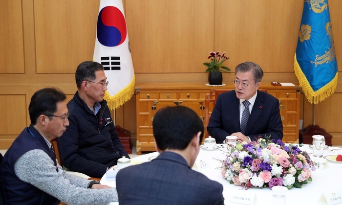 [사설] 사회적 대화 ‘갈림길’에서 만난 대통령과 노동계