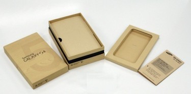 2014년 출시된 삼성전자 갤럭시S5는 매뉴얼과 포장 케이스 모두 100% 재활용 종이로 만들었다. 삼성전자 제공