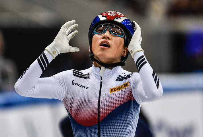 남자 1000m 2차 레이스에서 우승한 박지원. 드레스덴/EPA 연합뉴스