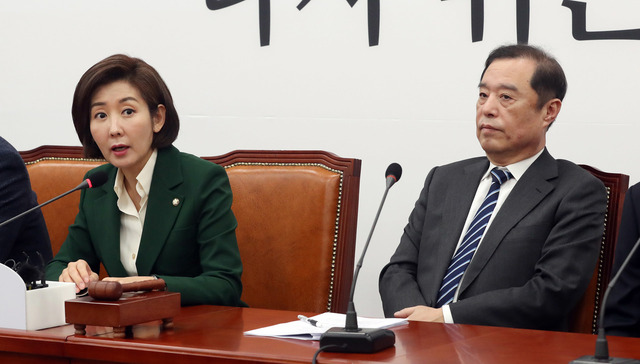 나경원 자유한국당 원내대표가 7일 오전 국회에서 열린 비상대책위원회 회의에서 발언하고 있다. 김경호 선임기자 jijae@hani.co.kr