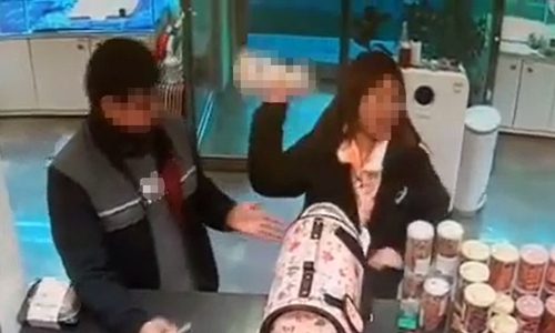 “대변 먹으니 환불해줘”…거절에 3개월 된 몰티즈 던진 분양인