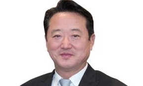 이웅열 코오롱 전 회장, 차명주식 보유 혐의로 검찰 기소