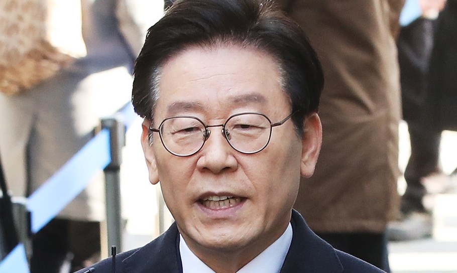 이재명 “가족의 치열한 삶의 흔적을 더럽다고 조롱말라”