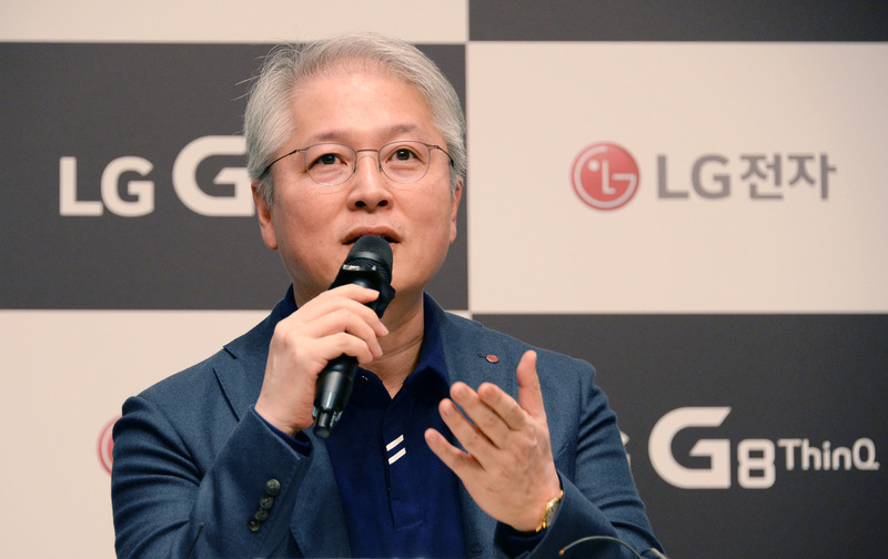 권봉석 엘지(LG)전자 MC/HE사업본부장이 15일 오후 서울 마곡동 엘지사이언스파크에서 취임 첫 기자간담회를 하고 있다. 엘지전자 제공