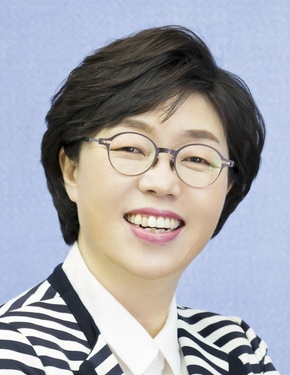 경기도의회 박옥분(더불어민주당·수원2) 의원이 발의한 경기도 내 대안학교 학생 교복 지원 조례안이 20일 경기도의회를 통과했다. 경기도의회 제공