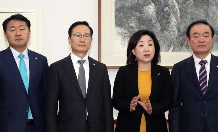 한국당 ‘침대 전략’에…선거제 개혁 ‘패스트트랙’ 힘 실려