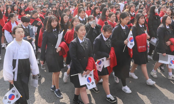 “대한독립 만세” 3·1절 100주년 범국민대회에 광화문 북적 