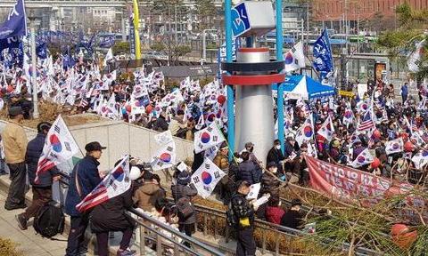 올해는 쪼개진 보수집회…“박정희 핵개발 구상 실천해야”