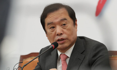 ‘내사만 1년째’…김병준 골프 접대 의혹 수사 지지부진