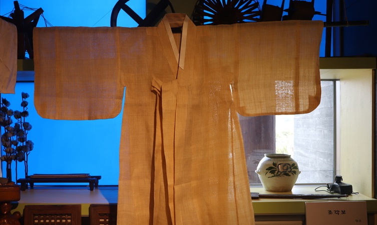 한국인의 옷맵시에 담긴 비움의 마음