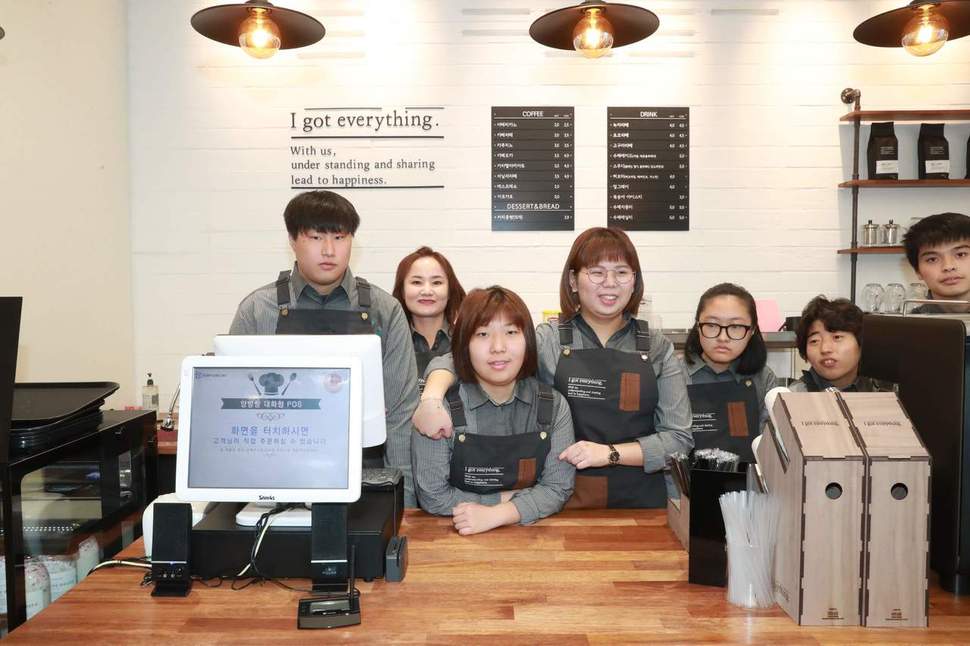 15일 문을 연 ‘아이 갓 에브리씽’ 울산시청점 울산시 제공