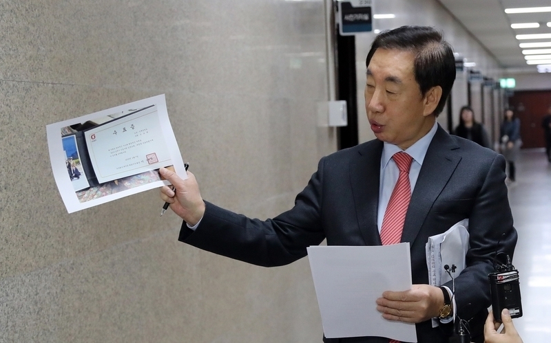 김성태 자유한국당 전 원내대표는 지난해 12월20일 국회에서 <한겨레>가 보도한 자신의 딸 특혜채용 의혹이 근거가 없다고 주장했지만 검찰 수사를 통해 거짓말임이 드러났다. 김경호 선임기자 jijae@hani.co.kr