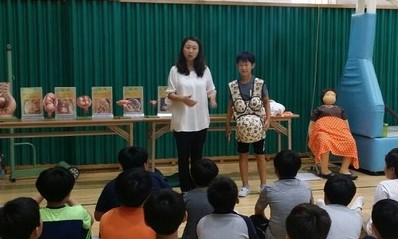 7㎏ ‘임신부 체험복’ 입어본 아이들, ‘배려’를 이야기했다