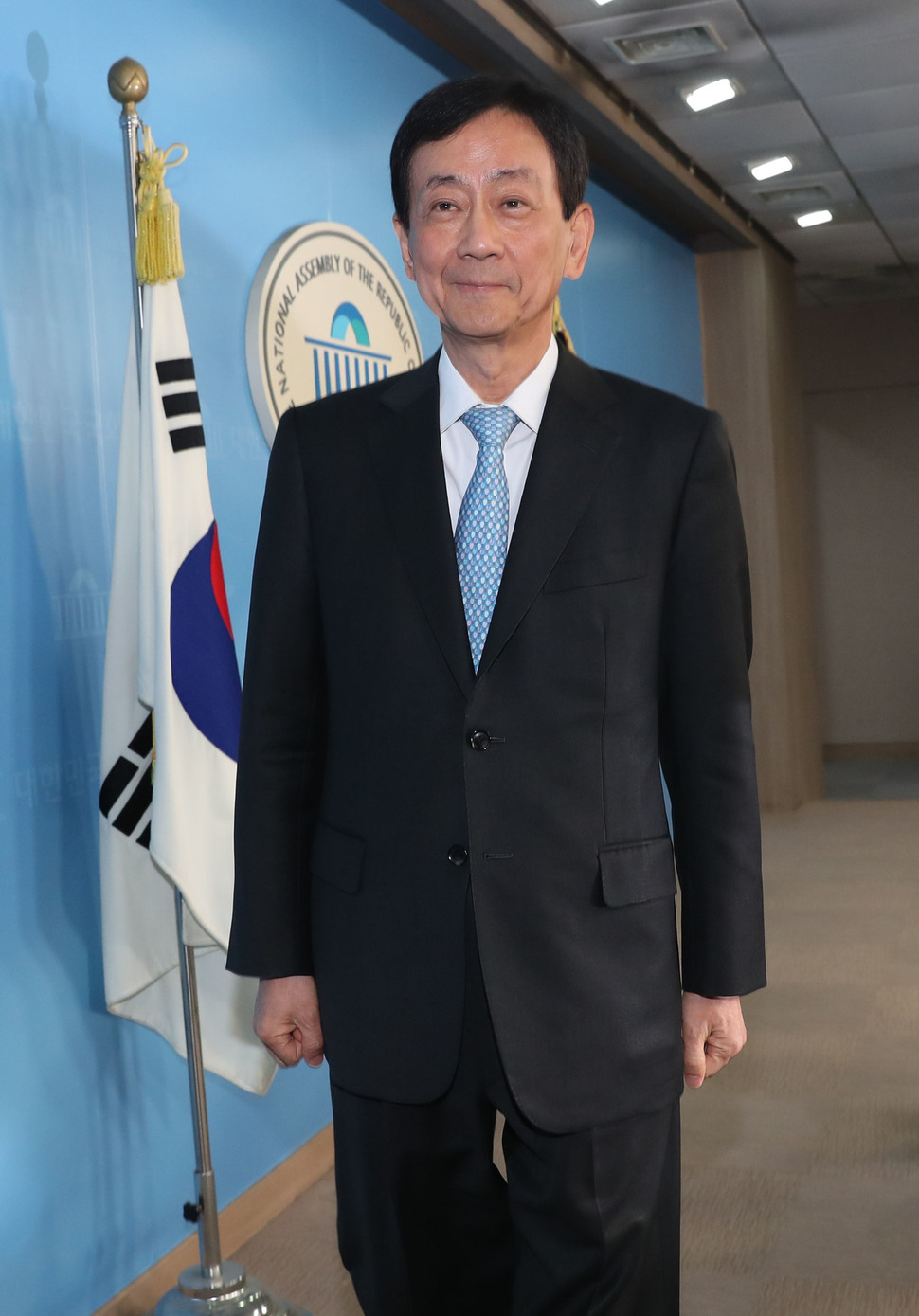 진영 행정안전부 장관 후보자가 8일 오후 국회 정론관에서 소감을 말한 뒤 회견장을 나서고 있다.강창광 기자 chang@hani.co.kr