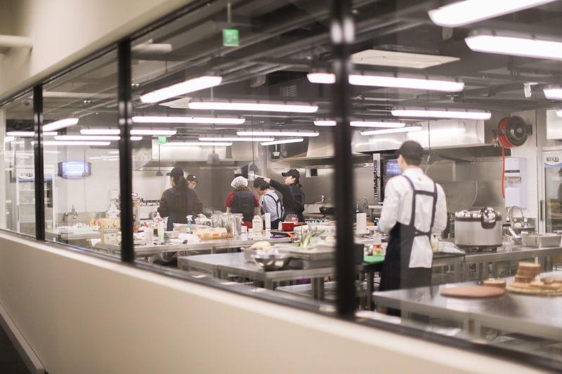 서울 종로구 사직동에 있는 심플프로젝트컴퍼니의 공유주방 ‘위쿡’ 2호점. 롯데지주 제공