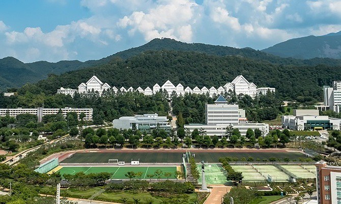 조선대 이사회, 강동완 총장 해임안 의결
