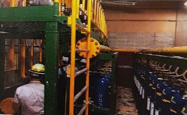 삼성전자 기흥사업장 이산화탄소 가스저장소 내부벽면이 파손된 모습. 경기도재난안전본부 제공
