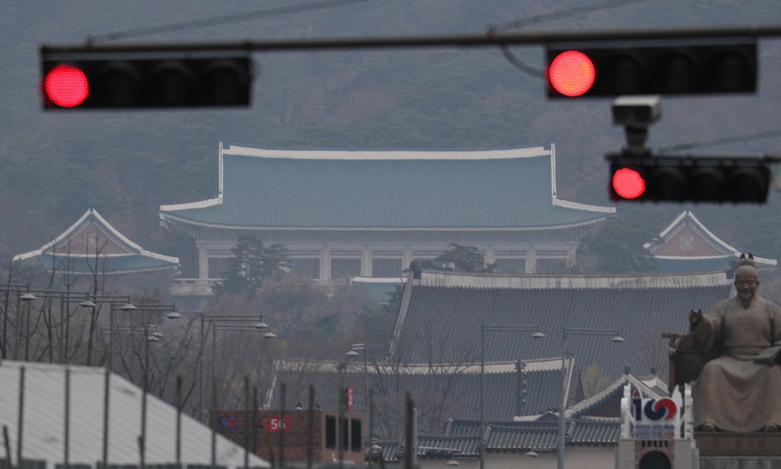 ‘검증과정 문제없다’는 청와대, 조국·조현옥 책임론에 선긋기